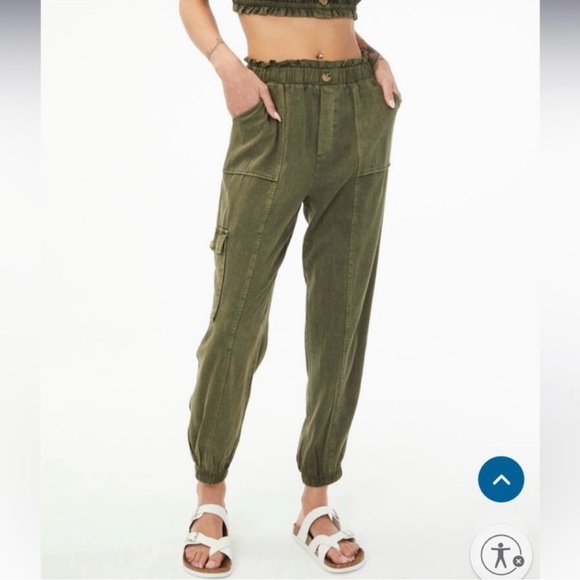 Aeropostale High-Rise Cargo Joggers green with elastic waist band - Picture 1 of 16